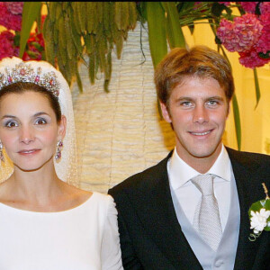 Laeticia et Johnny Hallyday au mariage de Clotilde Courau et le prince Emmanuel Philibert de Savoie, à la basilique Sainte-Marie des Anges à Rome le 25 septembre 2003.