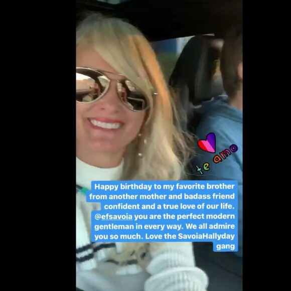 Laeticia Hallyday en voiture avec son ami le prince Emmanuel-Philibert de Savoie à Paris. Message publié le 23 juin 2020.