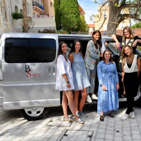 Exclusif - L'association monégasque Be Safe, dont la présidente est Camille Gottlieb, a reçu un mini-bus de la part de la mairie de Monaco, le 18 juin 2020. C'est le maire de Monaco, M. Georges Marsan qui a remis les clés de ce véhicule qui permettra aux membres de l'association, cet été, de remplir leur mission de prévention et de sécurité auprès de certains noctambules dont le taux d'alcoolémie ne leur permet plus de prendre leur véhicule pour regagner leur domicile. © Bruno Bebert / Bestimage Exclusive - for Germany call for price - No web Belgique Suisse The Be Safe association of Camille Gottlieb receives a vehicle from the Townhall of Monaco and the mayor Georges Marsan in Monaco, on June 18, 2020.18/06/2020 - 