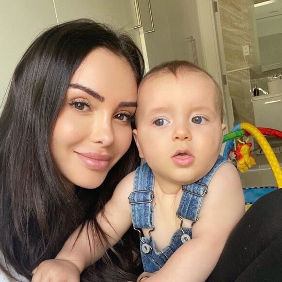 Nabilla Benattia et son fils Milann, le 4 juin 2020