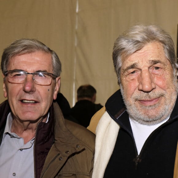 Bernard Menez et Jean-Pierre Castaldi - 21ème arbre de Noël de l'association "Citéstars" au cirque Phénix en présence de 150 enfants défavorisés à Paris, le 12 janvier 2020. © Cédric Perrin/Bestimage12/01/2020 - Paris