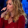 Hélène Ségara en larmes après l'accident de Nicolas, de Duo Maintenant - émission "Incroyable talent, la bataille du jury" du 30 juin 2020, sur M6