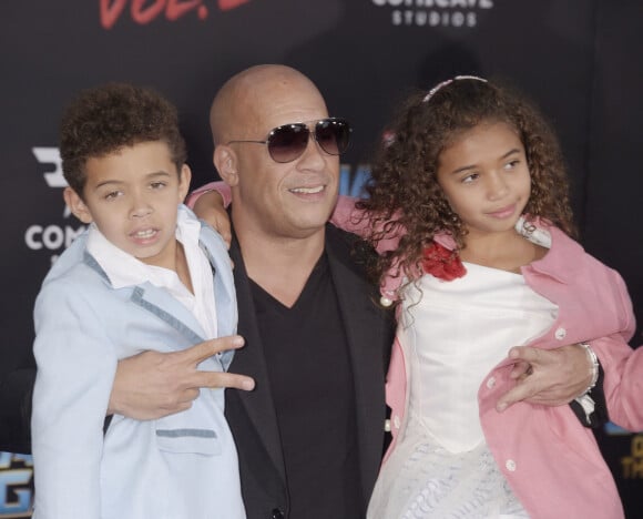 Vin Diesel avec ses enfants Vincent Sinclair et Hania Riley Sinclair au photocall de la première du film "Guardians of the Galaxy Vol 2." au théâtre Dolby à Los Angeles le 19 avril 2017. © CPA / Bestimage