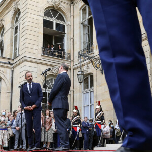 Passation de pouvoir à Matignon entre Edouard Philippe et Jean Castex, nouveau Premier ministre. Paris, le 3 juillet 2020. © Stéphane Lemouton / Bestimage