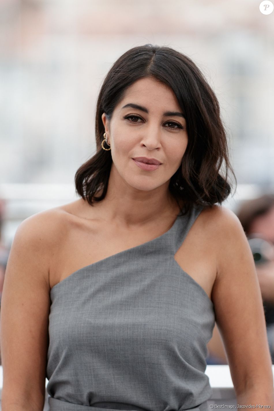 Leïla Bekhti au photocall du film La fameuse invasion des ours en ...