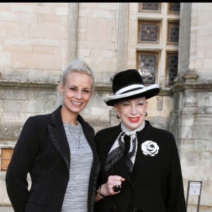 Elodie Gossuin et Geneviève de Fontenay - Gala du comité national pour l'élection d'une Miss Dauphine - 07/11/2010 -