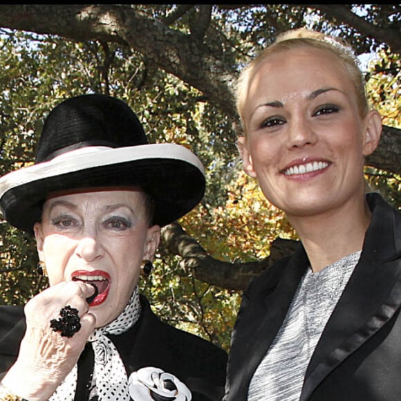 Elodie Gossuin et Geneviève de Fontenay - Gala du comité national pour l'élection d'une Miss Dauphine - 07/11/2010 -