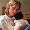 Mary Kay LeTourneau tient un de ses enfants, à Washington, le 20 juillet 1997