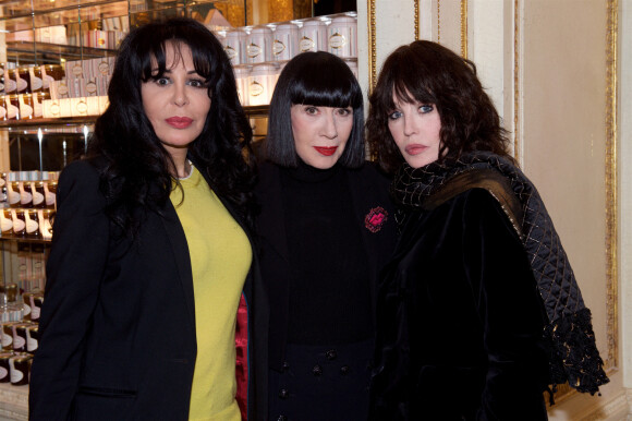 Exclusif - Yamina Benguigui, Chantal Thomass et Isabelle Adjani - Soirée d'inauguration du Café Pouchkine au 16, place de la Madeleine dans le 8ème arrondissement à Paris le 29 novembre 2017. © Julio Piatti/Bestimage