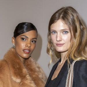 Tina Kunakey (Cassel), Constance Jablonski - Greeting - Les people au défilé Stella McCartney collection prêt-à-porter Automne/Hiver 2020-2021 lors de la Fashion Week à Paris (PFW), le 2 mars 2020. © Olivier Borde/Bestimage