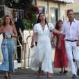 Andrea Casiraghi et sa femme Tatiana Santo Domingo se baladent main dans la main dans les rues de Saint-Tropez le 9 juillet 2020.