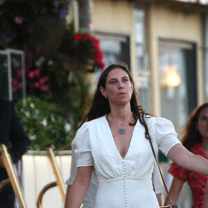 Andrea Casiraghi et sa femme Tatiana Santo Domingo se baladent main dans la main dans les rues de Saint-Tropez le 9 juillet 2020.