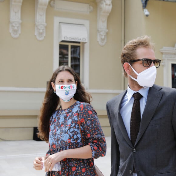 Andrea et sa femme Tatiana Casiraghi - Le mardi 2 juin 2020 à Monaco, ce jour, qui restera sans doute dans les annales, marque l'inauguration par le couple princier de la nouvelle architecture de la Place du Casino et la réouverture simultanée de l'emblématique Brasserie du Café de Paris Monte-Carlo, fermée suite à la crise sanitaire liée à l'épidémie de Coronavirus (Covid-19). Les participants portent tous des masques fournis par la fondation Princesse Charlène de Monaco. © Claudia Albuquerque / Bestimage