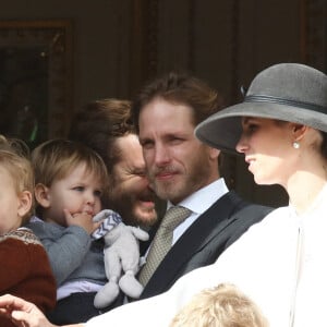 Béatrice Borromeo et ses fils Francesco et Stefano Casiraghi, Andrea Casiraghi et sa femme Tatiana Santo Domingo, leurs enfants India, Sacha et Maximilian - La famille princière de Monaco au balcon du palais lors de la Fête nationale monégasque à Monaco. Le 19 novembre 2019 © Dominique Jacovides / Bestimage