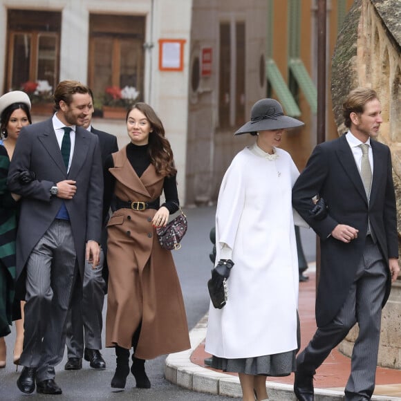 Louis Ducruet et sa femme Marie, Pierre Casiraghi et sa femme Beatrice Borromeo, la princesse Alexandra de Hanovre, Andrea Casiraghi et sa femme Tatiana Santo Domingo - La famille princière de Monaco arrive à la cathédrale Notre-Dame-Immaculée lors de la fête Nationale monégasque à Monaco le 19 novembre 2019. © Dominique Jacovides/Bestimage