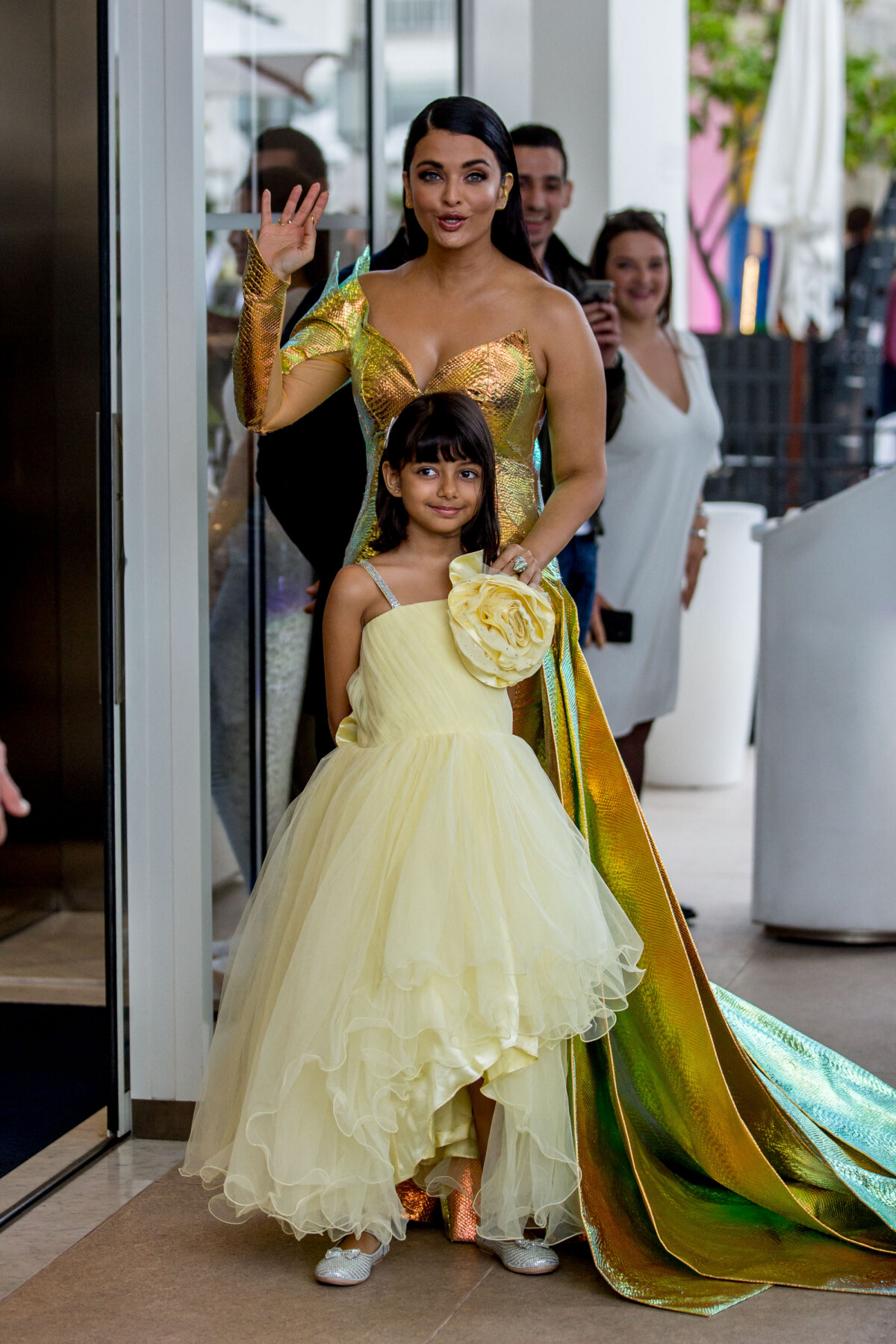 Photo : Aishwarya Rai et sa fille Aaradhya Bachchan est devant l'hôtel
