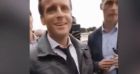 BFMTV a diffusé les images d'Emmanuel Macron pris à partie dans le jardin des Tuileries (Paris), lors d'une balade privée avec son épouse Brigitte Macron dans la soirée du 14 juillet 2020.