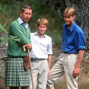 Le Prince Harry, son père le Prince Charles et son frère le Prince William 14/08/1997 -