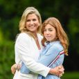 La reine Maxima des Pays-Bas et sa fille la princesse Alexia dans le parc du palais Huis ten Bosch à La Haye le 17 juillet 2020. En raison de la pandémie de coronavirus, le nombre de journalistes et photographes avait été limité.