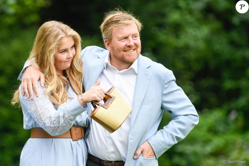 Amalia Pays Bas Couple Le roi Willem-Alexander des Pays-Bas et sa fille aînée la princesse