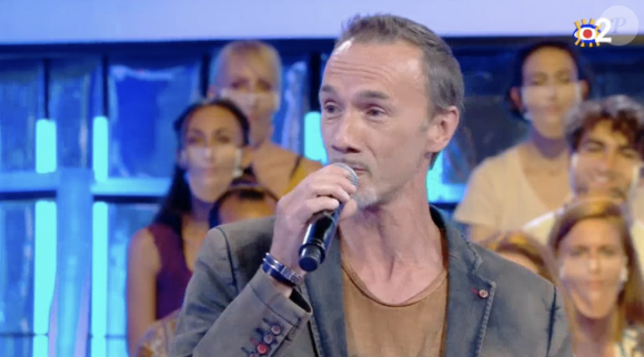 Sylvain, sosie de Florent Pagny, sur le plateau de son émission "N'oubliez pas les paroles", vendredi 17 juillet 2020 sur France 2.