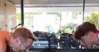 David Guetta en pleine séance de sport avec son fils Elvis le 19 juillet 2020.
