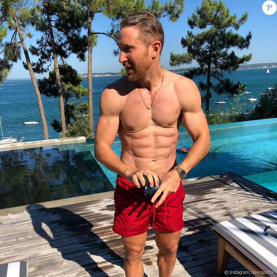 David Guetta montre son corps musclé sur Instagram le 18 juillet 2020.