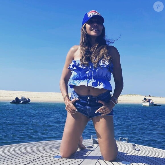 Cathy Guetta en vacances dans la région du Cap Ferret le 19 juillet 2020.
