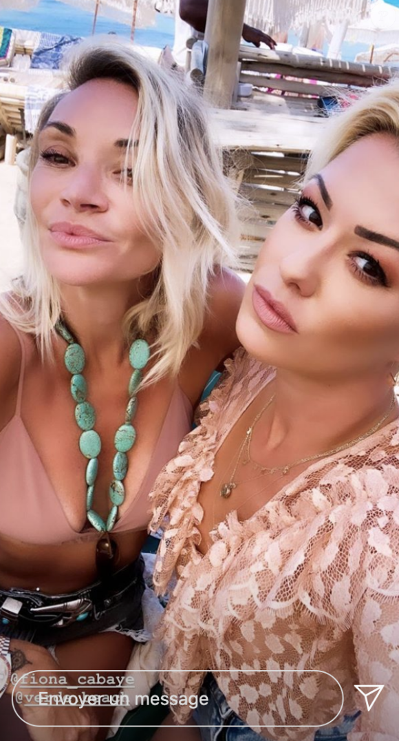 Capucine Anav, Fiona Cabaye et Katrina Patchett passent leurs vacances ensemble dans le Sud de la France en juillet 2020.