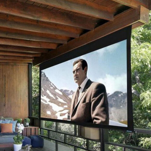 Josh Hutcherson a vendu sa maison de Laurel Canyon à Los Angeles pour moins de 3 millions de dollars. La maison de deux chambres et deux salles de bains a été construite en 1951. Le 12 février 2020.