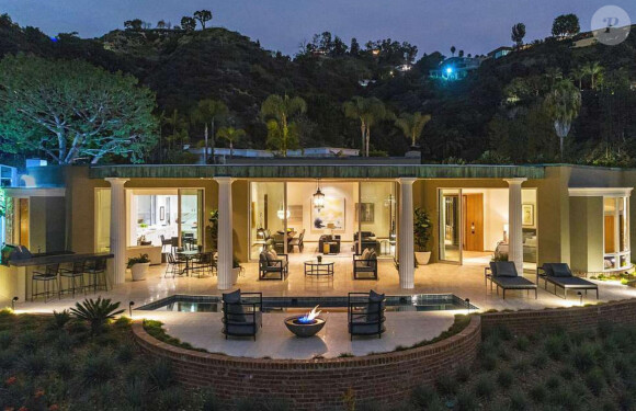 Ellen DeGeneres et son épouse Portia de Rossi achètent un manoir de luxe à Beverly Hills pour 15 millions de dollars.