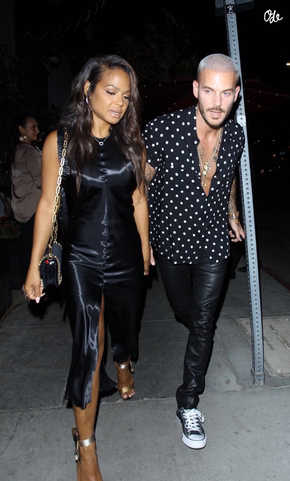 M. Pokora (Matt Pokora) et sa compagne Christina Milian fêtent leurs anniversaires respectifs avec leurs amis au restaurant "Beauty & Essex" à Los Angeles le 26 septembre 2017. Matt est né le 26 septembre 1985 et fête ses 32 ans alors que sa compagne est née le 26 septembre 1981 et fête ses 36 ans.  Matt Pokora and his partner Christina Milian celebrate their birthdays with their friends at the "Beauty & Essex" restaurant in Los Angeles on September 26, 2017. Matt was born on September 26, 1985 and celebrates his 32 years while his companion was born on September 26, 1981 and celebrates her 36 years.26/09/2017 - Los Angeles
