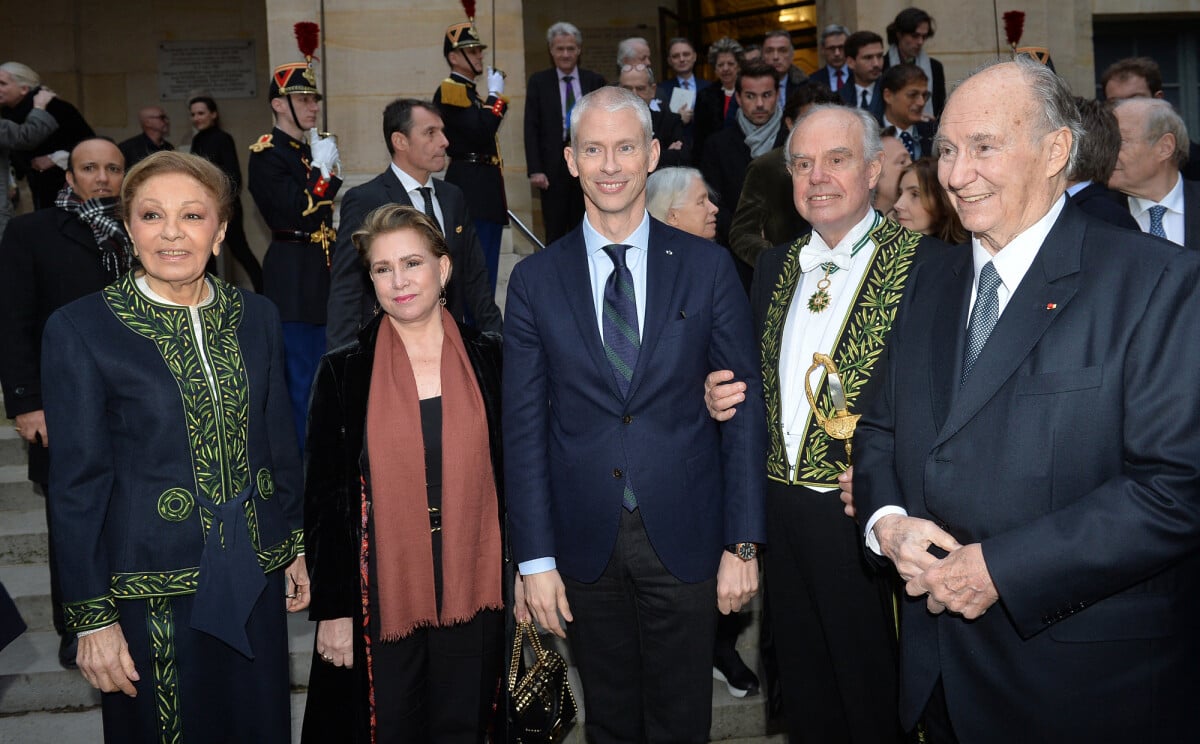 Photo : Ll'impératrice Farah Pahlavi D'Iran (Farah Diba) La Grande ...