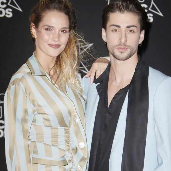 Camille Lou et son ex-compagnon Gabriele Beddoni - 19ème édition des NRJ Music Awards à Cannes le 4 novembre 2017. © Christophe Aubert via Bestimage