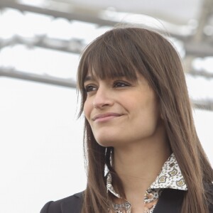 Clara Luciani - People au prix de Diane Longines à l'hippodrome de Chantilly, le 16 juin 2019. © Michael Baucher/Panoramic/Bestimage