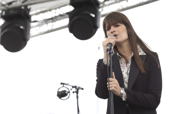 Clara Luciani - People au prix de Diane Longines à l'hippodrome de Chantilly, le 16 juin 2019. © Michael Baucher/Panoramic/Bestimage