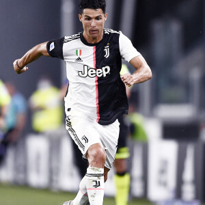 Cristiano Ronaldo et la Juventus Turin sacrés champions d'Italie après leur victoire contre la Sampdoria. Turin, le 26 juillet 2020.