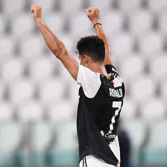 Cristiano Ronaldo et la Juventus Turin sacrés champions d'Italie après leur victoire contre la Sampdoria. Turin, le 26 juillet 2020.