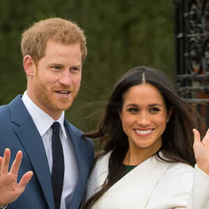 Meghan Markle et le prince Harry le 27 novembre 2017 au palais de Kensignton, où ils ont annoncé leurs fiançailles.  