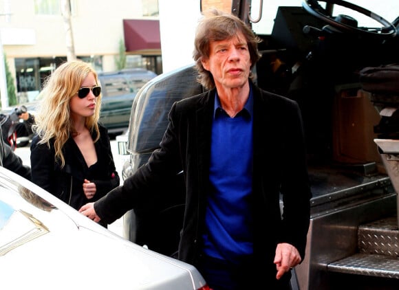Mick Jagger et sa fille Georgia May Ayeesha Jagger à Los Angeles en 2011.