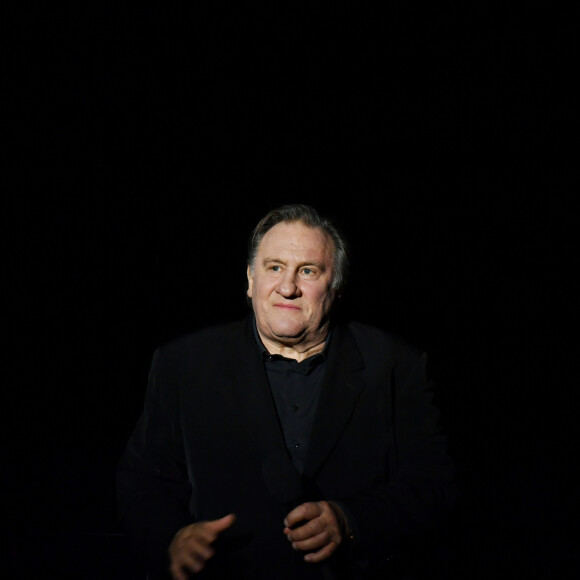 Exclusif - Gérard Depardieu chante "Barbara" sur la scène du palais des congrès Atlantia en pré-ouverture du 5ème festival du cinéma et musique de film de la Baule le 4 novembre 2018. © José Texeira/Bestimage