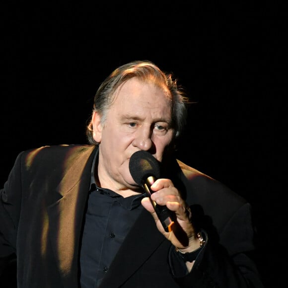 Exclusif - Gérard Depardieu chante "Barbara" sur la scène du palais des congrès Atlantia en pré-ouverture du 5ème festival du cinéma et musique de film de la Baule le 4 novembre 2018. © José Texeira/Bestimage