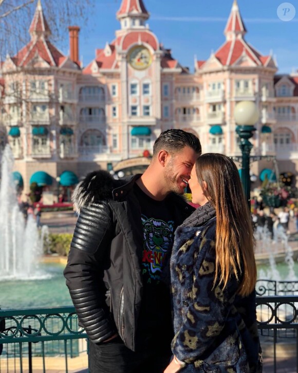 Florent Ré et sa fiancée Yvane amoureux à Disney, le 17 février 2019