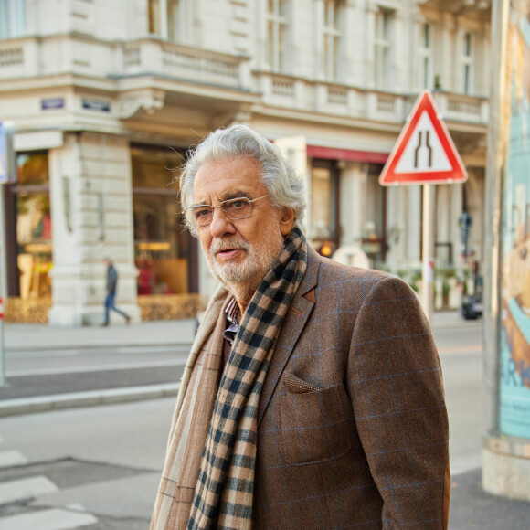 Placido Domingo quitte l'opéra national de Vienne après les répétitions de "Macbeth", le 21 octobre 2019.