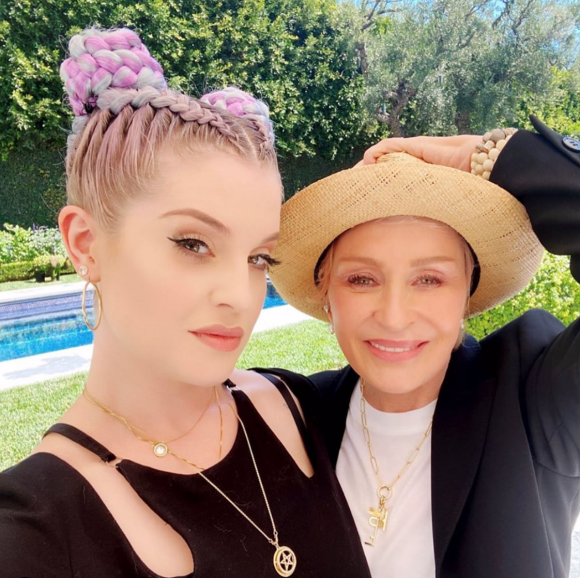Kelly Osbourne et sa mère Sharon Osbourne. Juillet 2020.