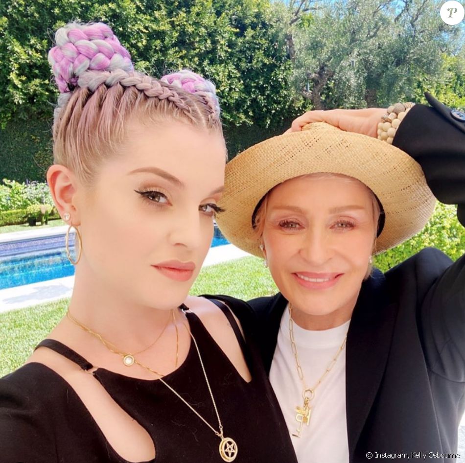 Kelly Osbourne et sa mère Sharon Osbourne. Juillet 2020 ...