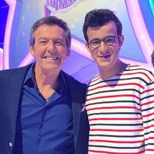 Jean-Luc Reichmann avec Paul et sa famille, dans "Les 12 Coups de midi", le 22 mai 2019