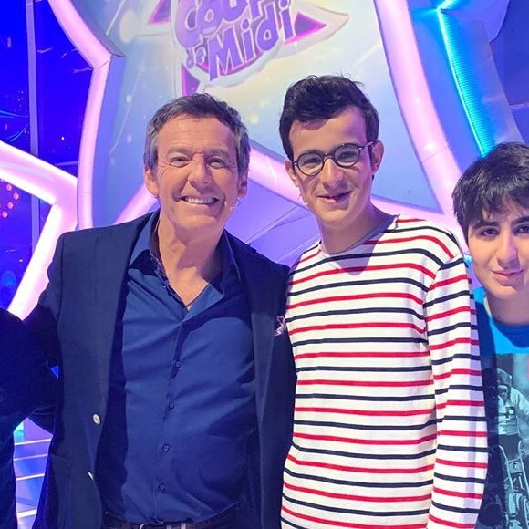 Jean-Luc Reichmann avec Paul et sa famille, dans "Les 12 Coups de midi", le 22 mai 2019