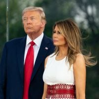 Melania Trump repousse son époux en public : un vent énorme face caméra