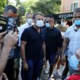  Exclusif - Le président Emmanuel Macron, masqué, prend un bain de foule à Bormes-les-Mimosas le 3 aout 2020. Il a ensuite pris un pot avec François Arizzi, le maire de la commune. © Jacovides/Moreau/Bestimage 